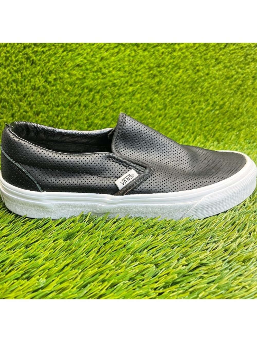 Vans‎ Classic Slip-On Womens Size 6 Black White Athletic Skate Shoes Sneakers